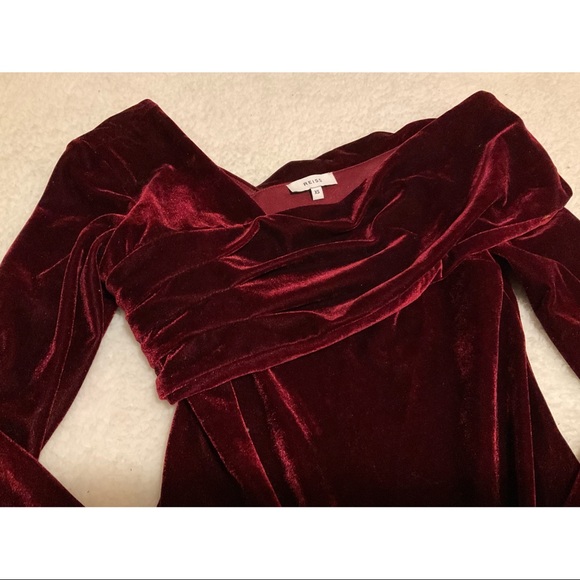 Velvet off the shoulder long sleeve top - Picture 2 of 2